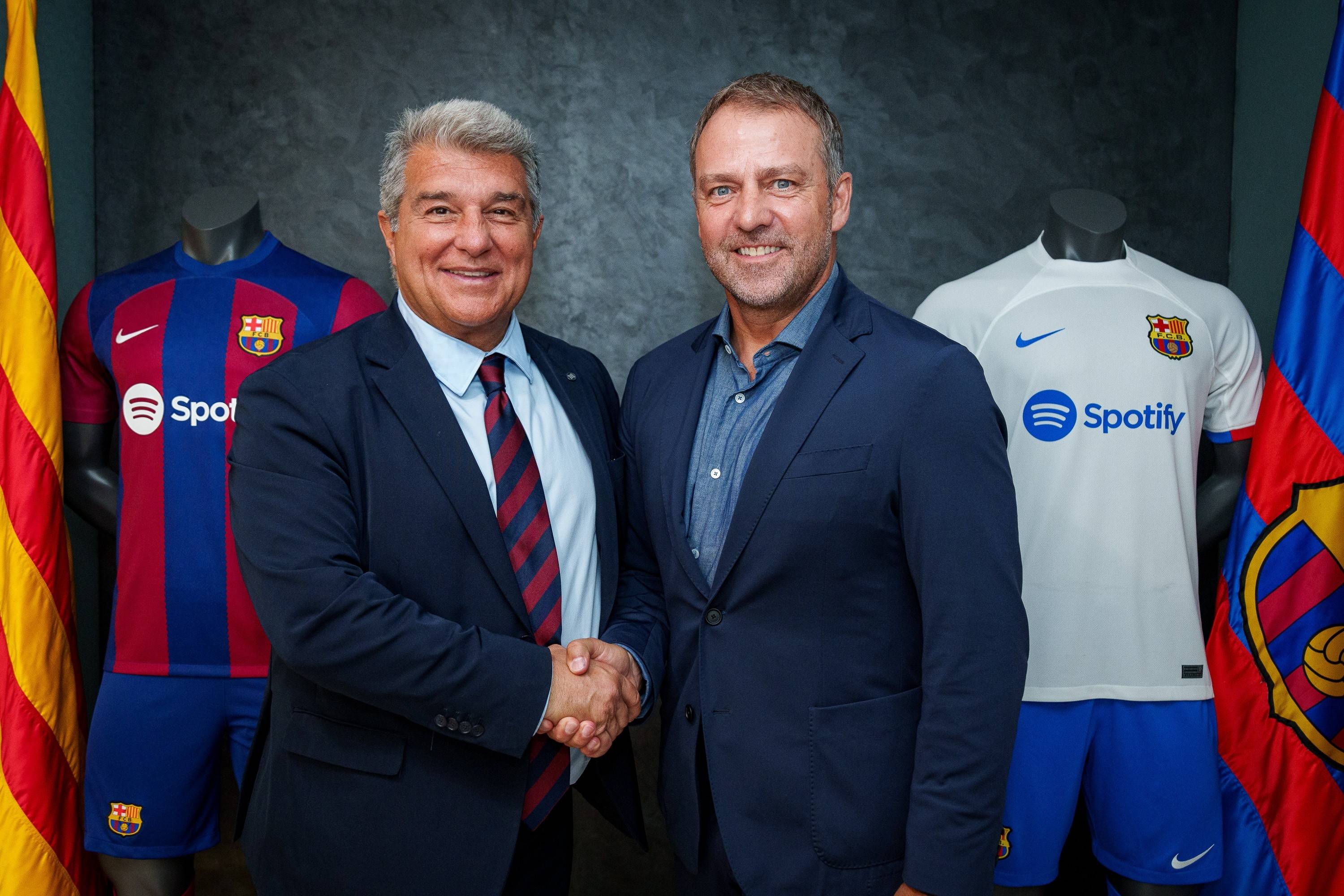 爱游戏官方登录入口巴萨核心球员被曝转会传闻，引球迷热议，同时评论图片其他.