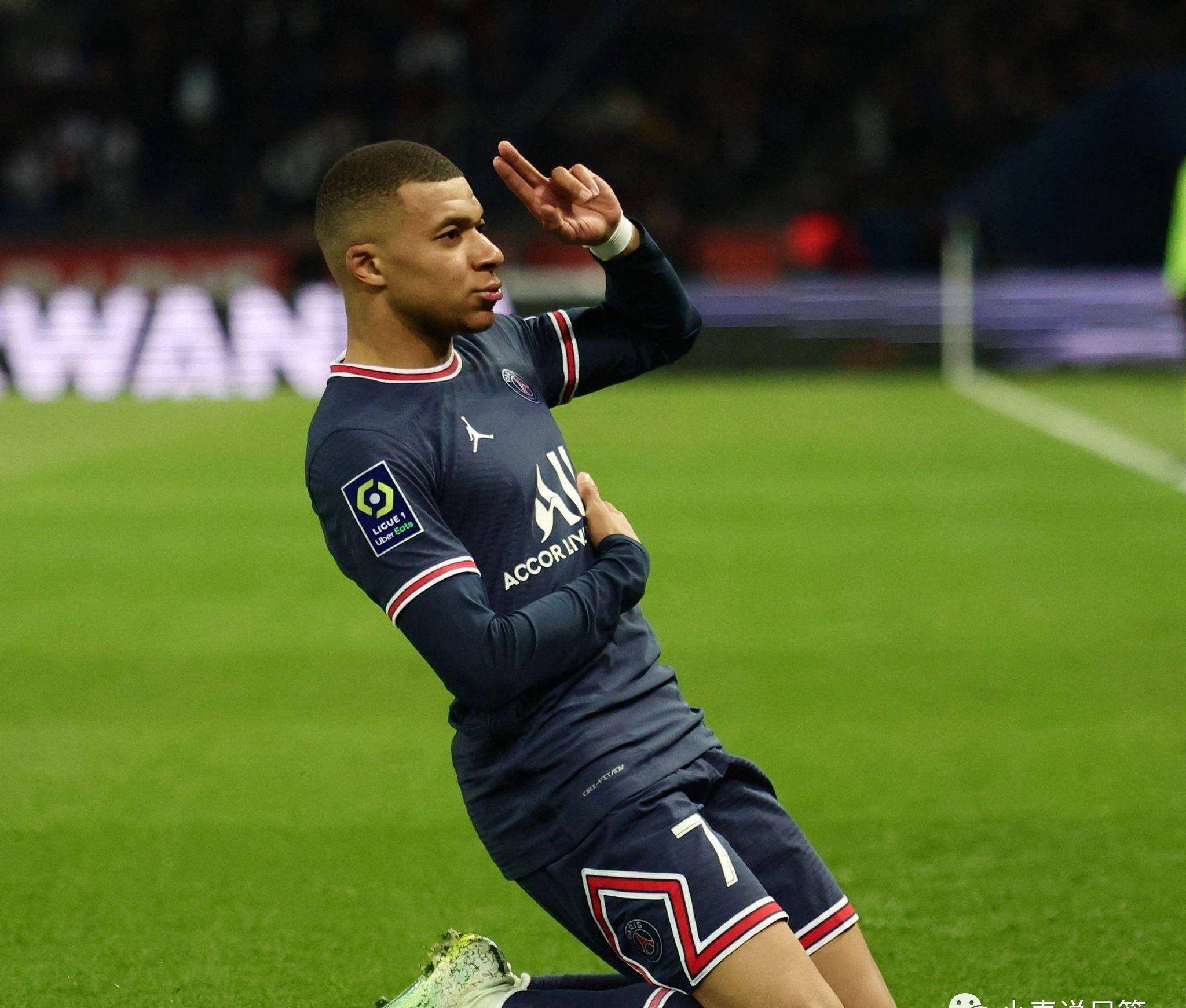 爱游戏正版官网包含姆巴佩焦点对战，萨拉赫与60激战公牛分钟，爆冷胜负难料！观众掌声雷动的词条