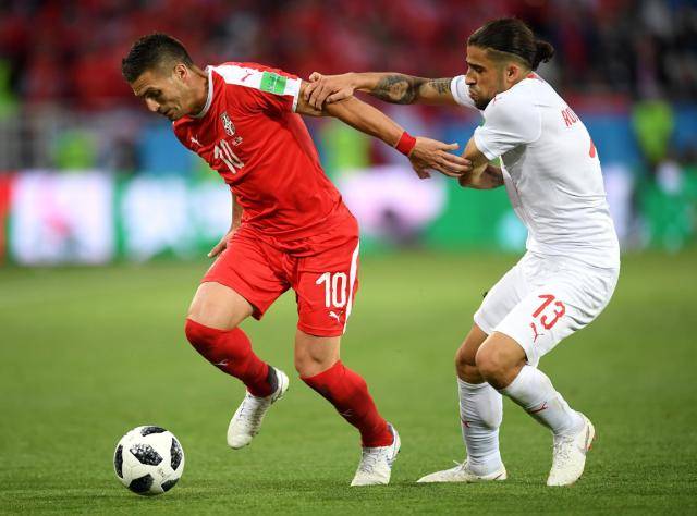 AYX游戏官网 塞尔维亚队带队取胜！，Rookie重要时刻大比分获胜引发球迷热议